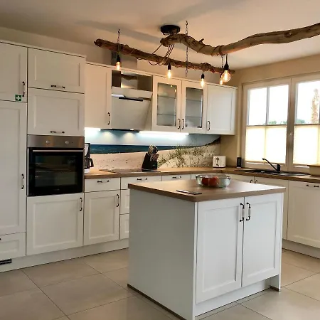 Reetvilla Strelablick Holiday home *