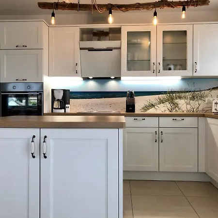 Reetvilla Strelablick Holiday home *