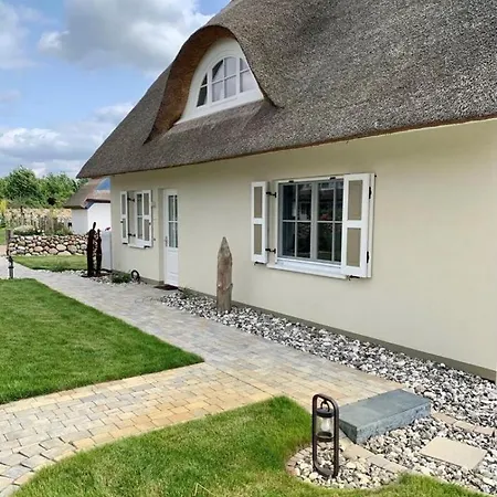 Holiday home Reetvilla Strelablick *